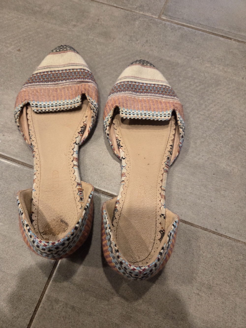 Restricted Striped Pointed D'Orsay Flats in Peach, Cream & Muted Blue